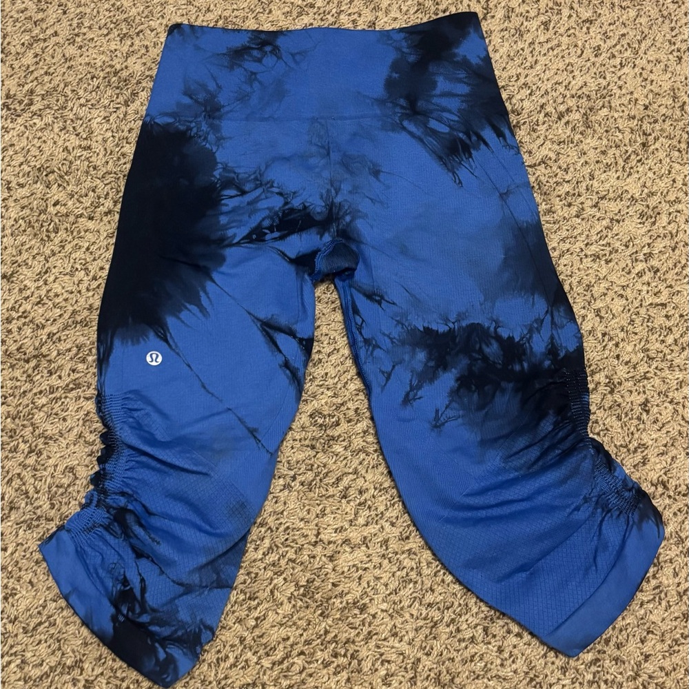 lululemon athletica capri Blue Tie-Dye leggings